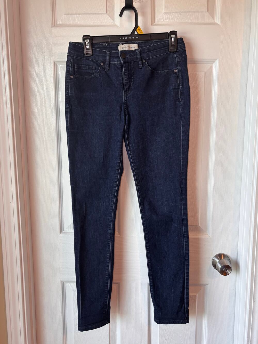 Calvin Klein Jeans Women’s 2/30 Curvy Skinny Dark Wash Stretch Jeans